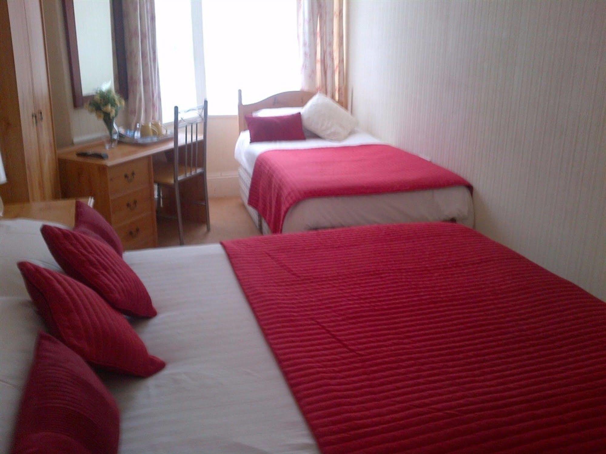 The Firs Bed And Breakfast พลีมัธ ภายนอก รูปภาพ