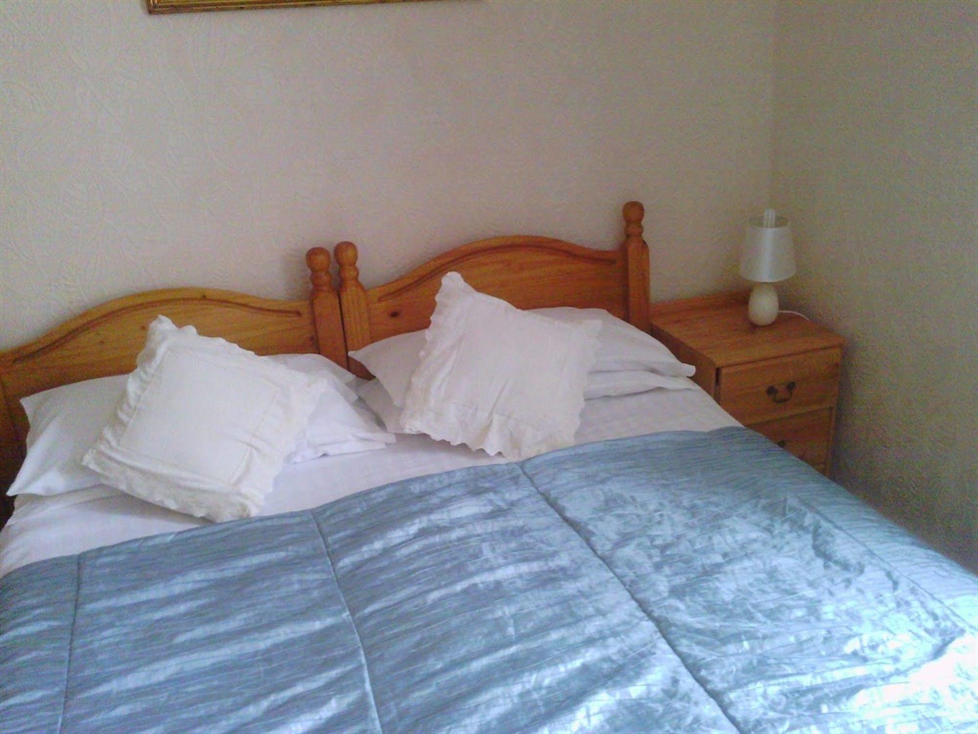 The Firs Bed And Breakfast พลีมัธ ภายนอก รูปภาพ